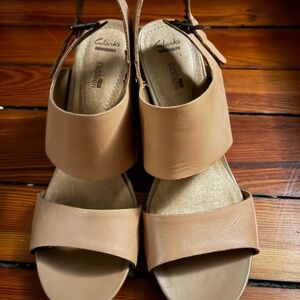 Clarks Women's Tan Leather Two-Band Slingback Sandals